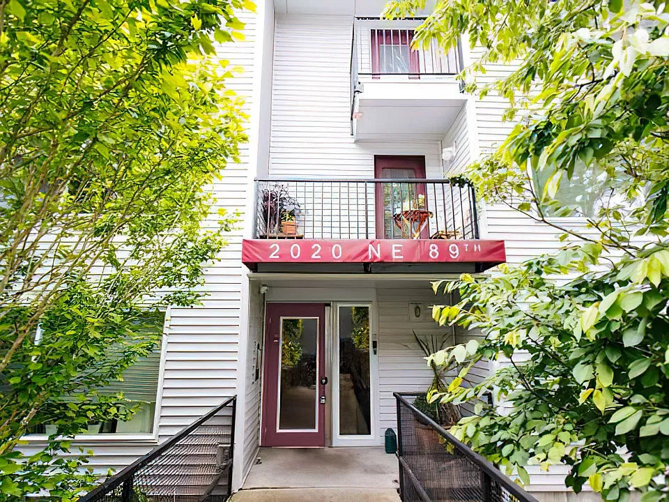 Maple Leaf Residences