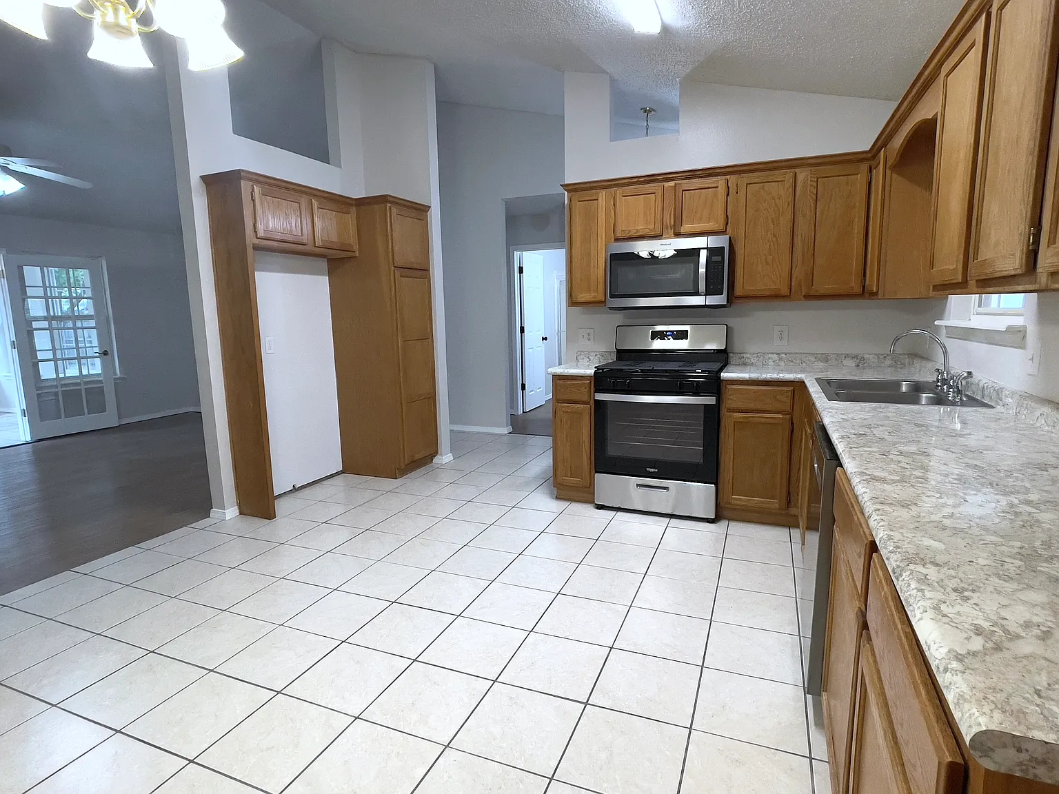 3 bed, 1493 sqft, $1,400 — Photo 4