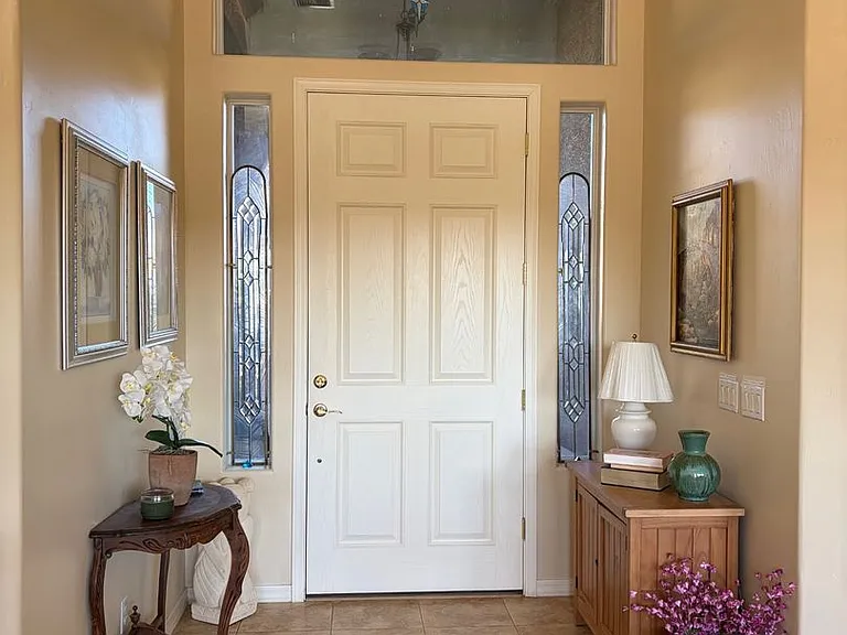 5715 E La Privada Dr — Photo 6
