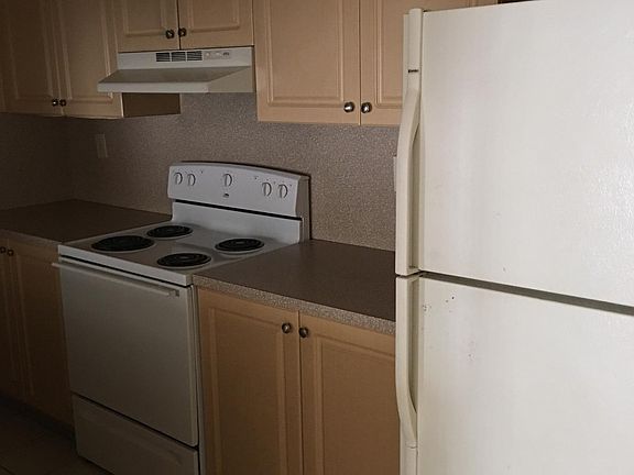2nd image of 450 W Park Dr