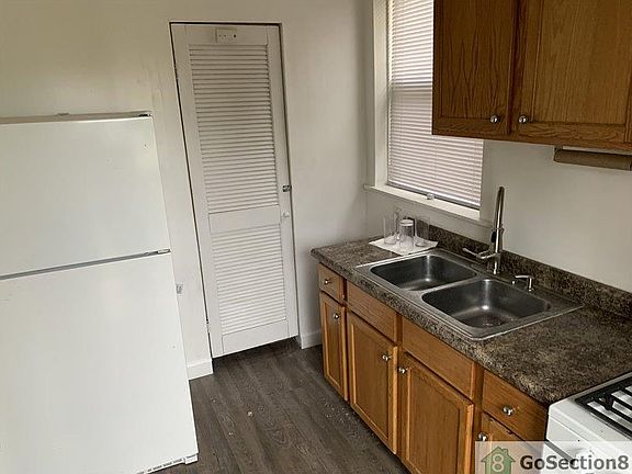 5th image of 544 E Oakwood Blvd APT 3