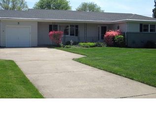 4 Gloucester Ln, Ewing, NJ 08618