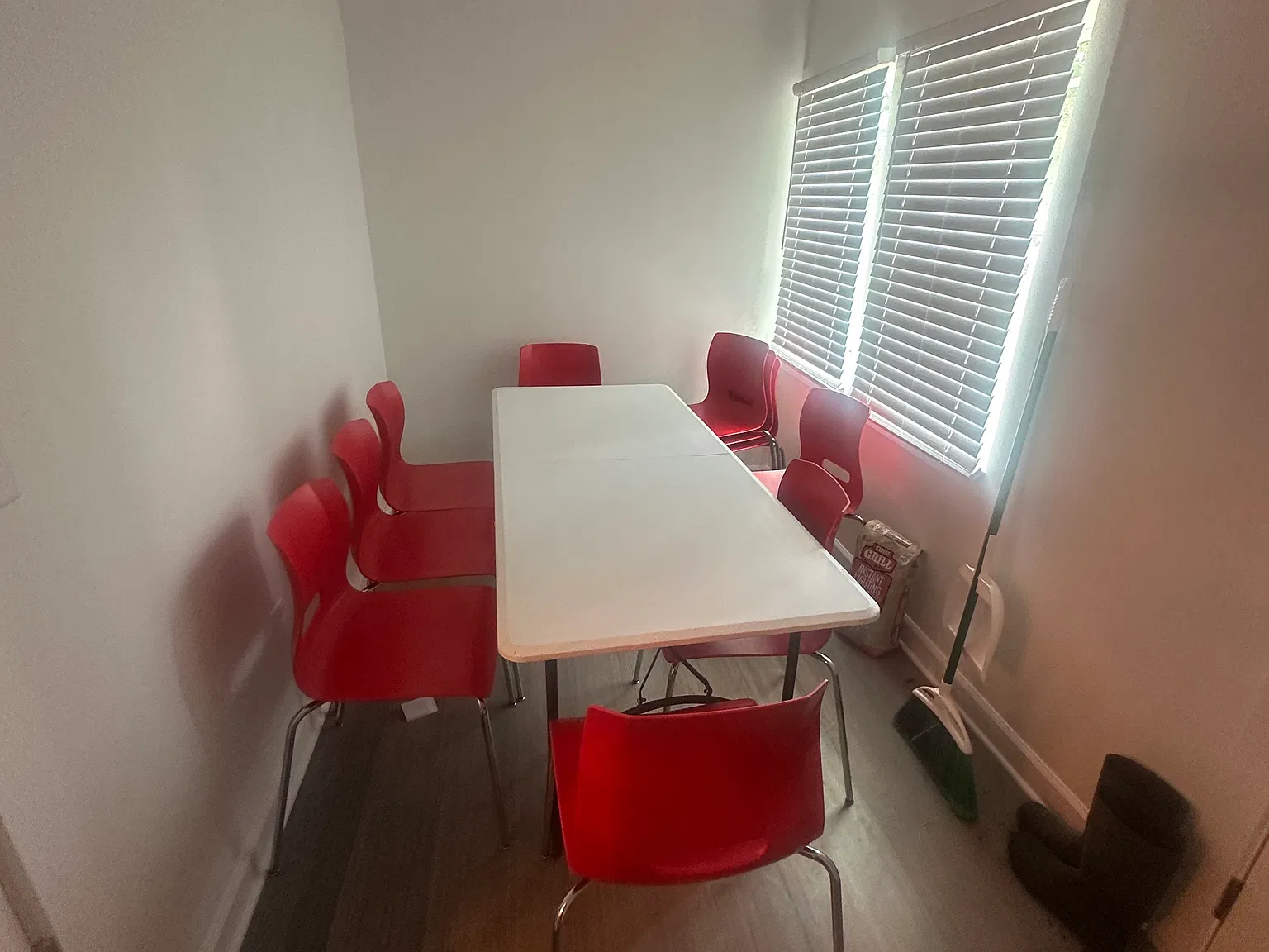 2 bed, 845 sqft, $1,600 — Photo 3
