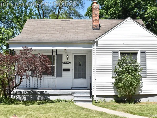 19685 Washtenaw St, Harper Woods, MI 48225