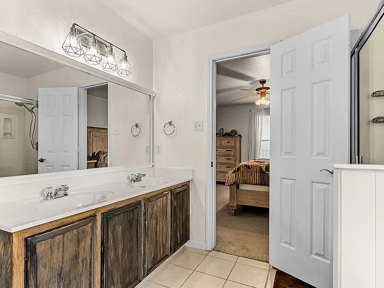 2500 Waterfall Dr — Photo 15