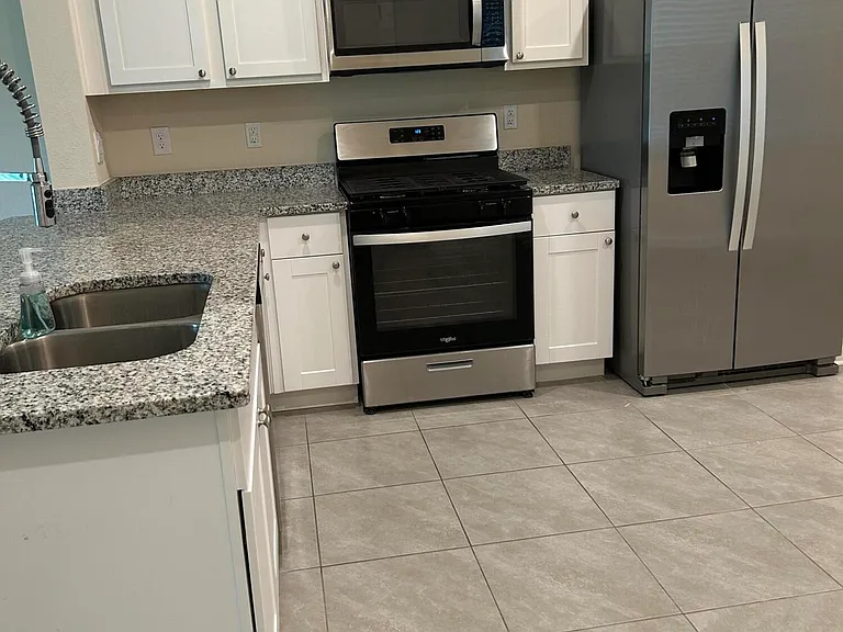 56 Java Ln — Photo 2