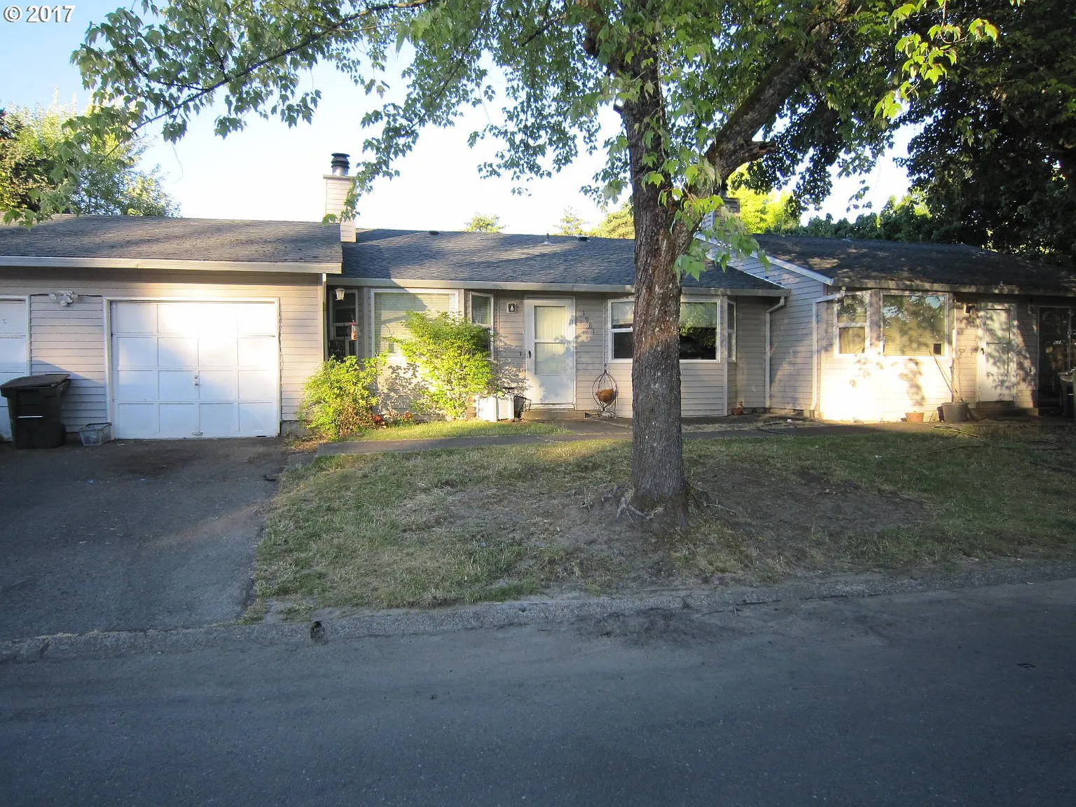 1979 NE Darby St photo 1