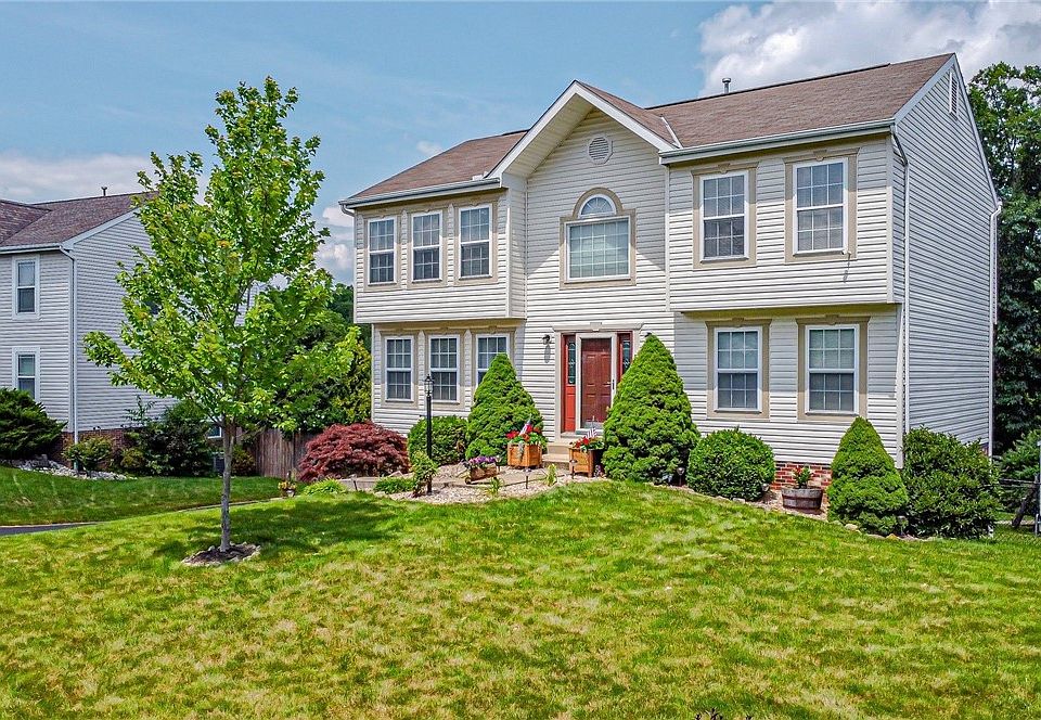 1st image of 517 Stirrup Dr