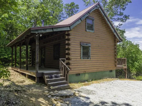 515 Confederate Dr, Clayton, GA 30525
