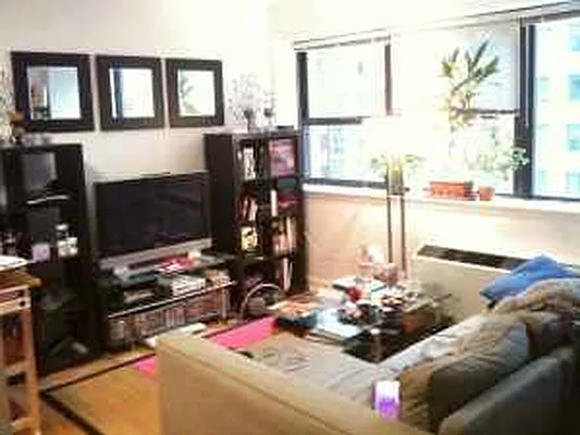 Rented by NY Casa Group | media 4