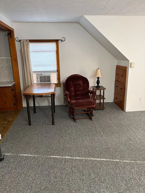 10 Short Dr — Photo 2