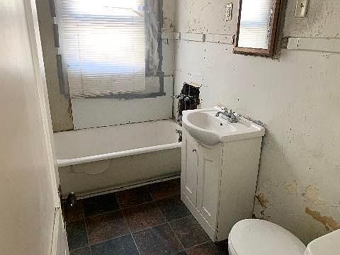 5th image of 3350 N Colorado Ave