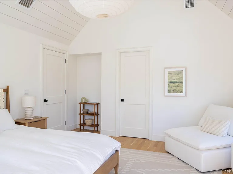 400 Youngs Rd — Photo 17