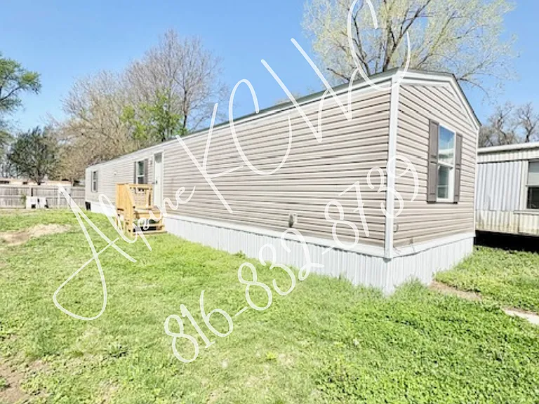 5601 SW Lakefront Ln S #37 — Photo 1