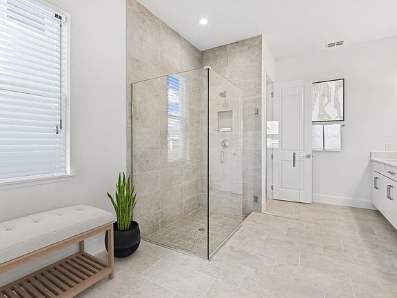 5th image of 139 Gloryland Ct