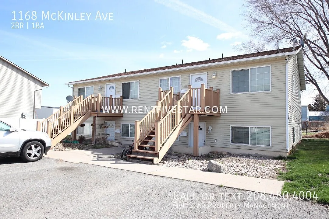 Cute Apartment Available in Stylish Four-Plex! — Photo 1