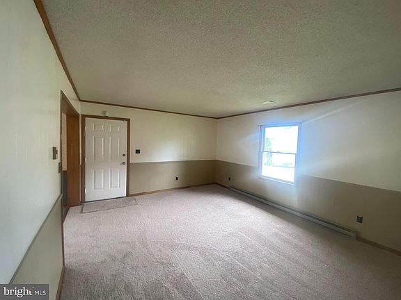 4th image of 131 Loganberry Ln