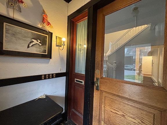 5th image of 784 University Ave APT 2