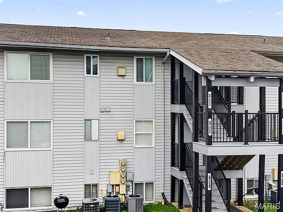 2nd image of 1823 Gascony Parc Dr #1823