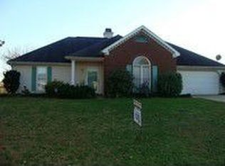 1549 Sweetwater Dr, Warner Robins, GA