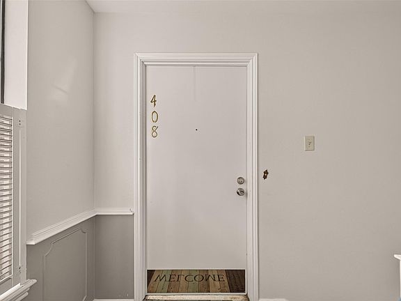 5th image of 408 N Post Oak Ln #408