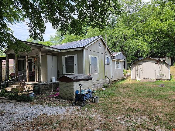 2nd image of 397 N Winslow Blvd