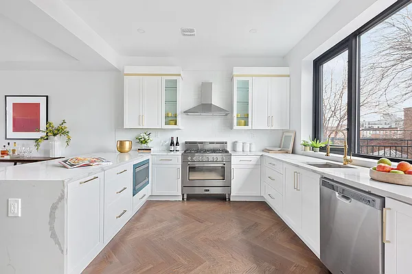 Sold by Compass | media 19