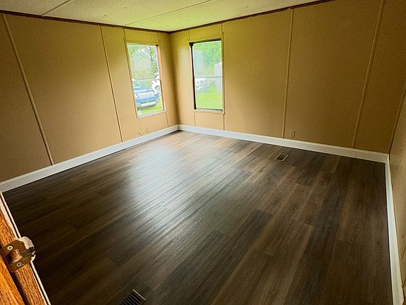 4th image of 267 Market Ln
