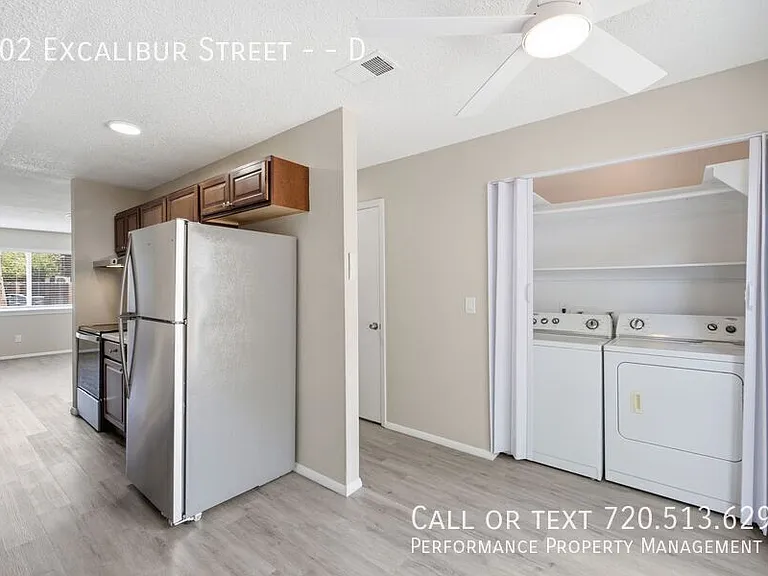 802 Excalibur St #D — Photo 7