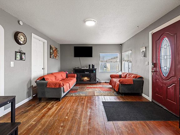 5th image of 901 Babs Ave