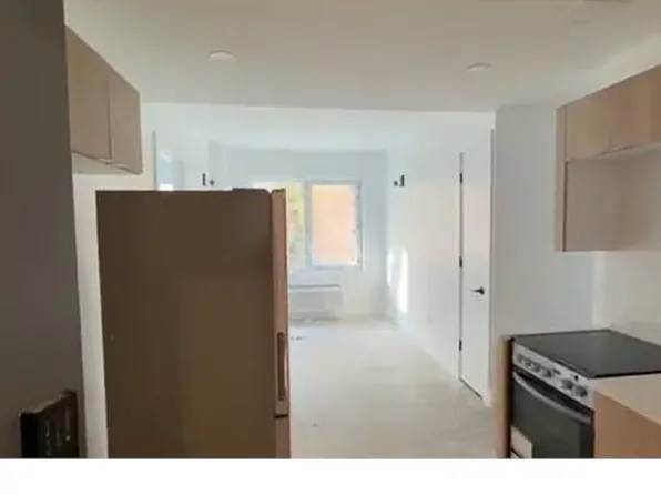 355 E 194th St, Bronx, NY