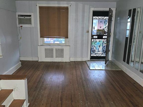 3rd image of 5653 Carpenter St