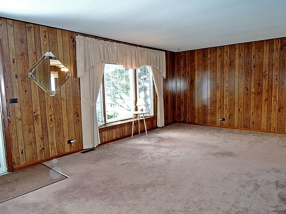 2nd image of 287 Blackhawk Dr