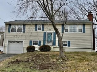 69 Valley View Rd, Norwalk, CT 06851