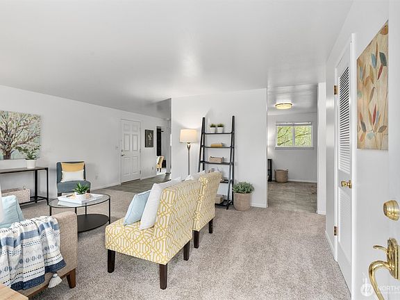 5th image of 3115 85th Drive SE