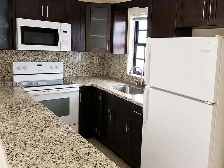 11789 SW 18th St #2-30 — Photo 12
