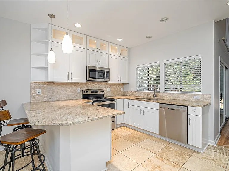 28 Dame Kathryn Dr — Photo 6
