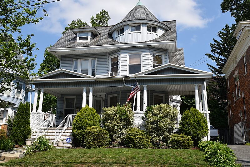 1st image of 647 Clifton Ave
