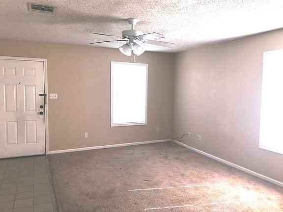 3rd image of 1509 Jennifer St