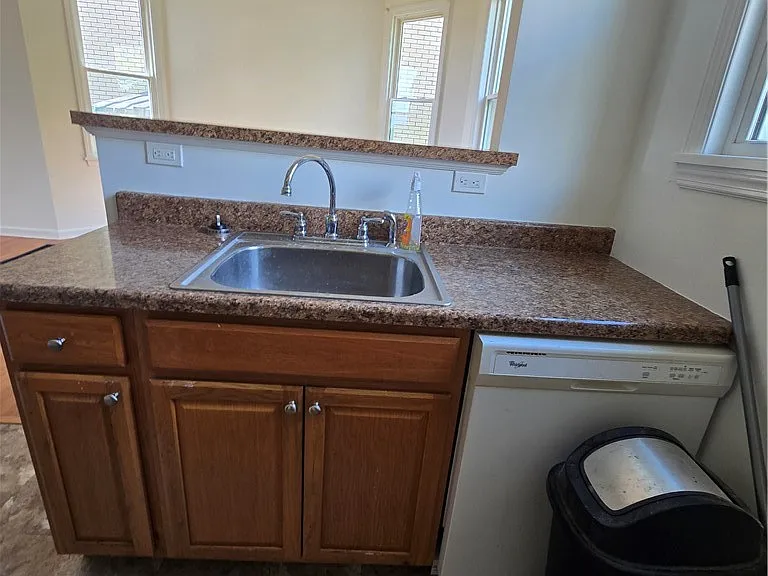 1602 Fallowfield Ave — Photo 33