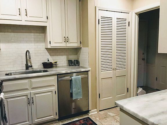 4th image of 8361 Somerset Dr APT 300
