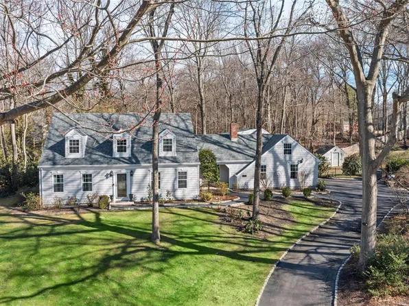 7 Yellow Brick Court, Northport, NY 11768