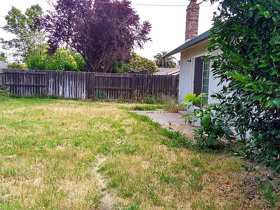 2nd image of 3813 Lankershim Way