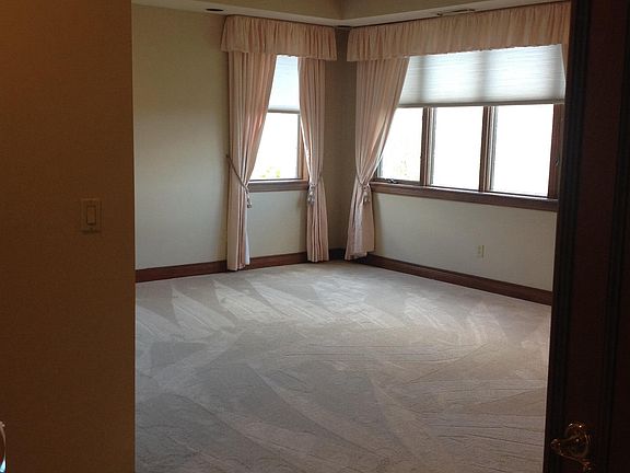 Master Bedroom, Mt Hood View