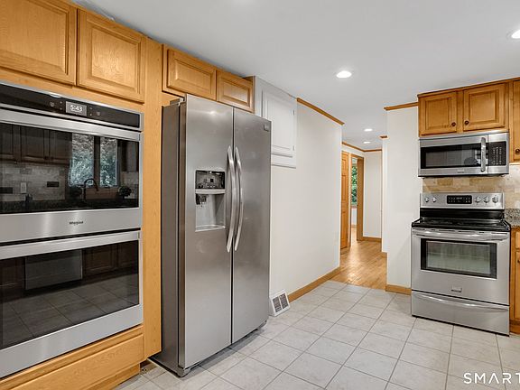 4th image of 228 North Granby Road