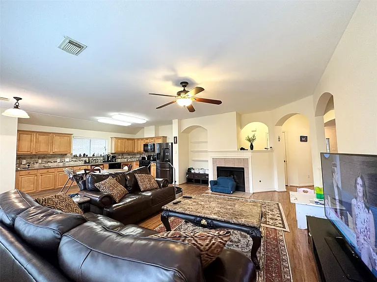 2211 Winding Hollow Dr — Photo 9