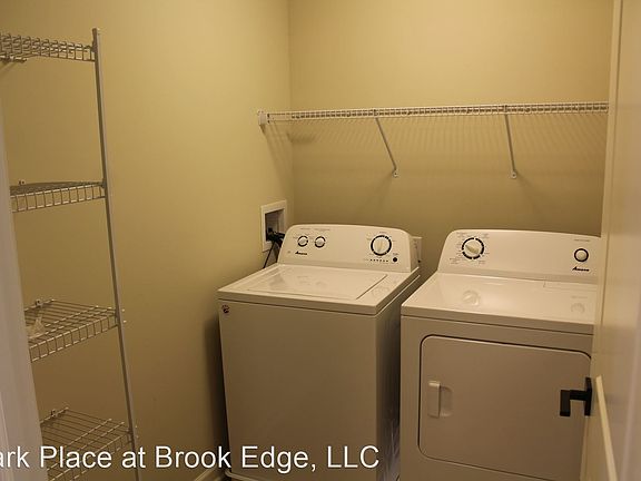 5th image of 548 Campbell Ave #220