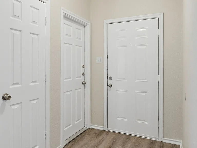 6317 Rockhaven Dr — Photo 4