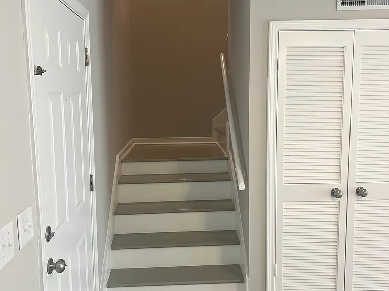 207 Kettering Ct — Photo 4