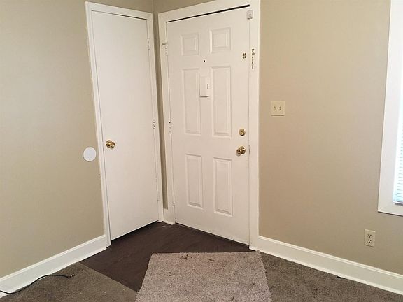 5th image of 102 Louise Ct